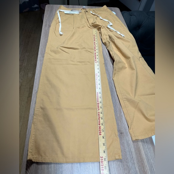 Urban Outfitters Laura Pleated Wide Leg Trousers. - Picture 14 of 15